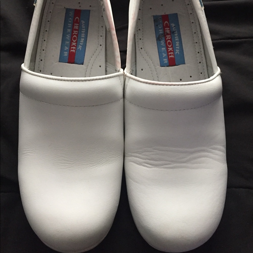 Cherokee nursing shoes